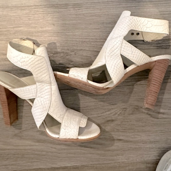 Stuart Weitzman Shoes - Stuart weitzman heels